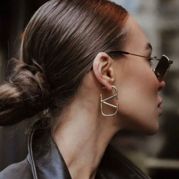 Luxury style V Shaped Rectangular Hoop Earrings - 2 PAIRS - Picture 4 of 7